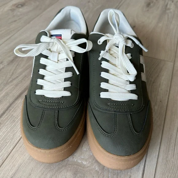 Green Tommy Hilfiger Sneakers - Picture 2 of 7